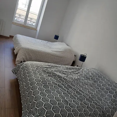 8 Personnes 100 M2 Neuf *